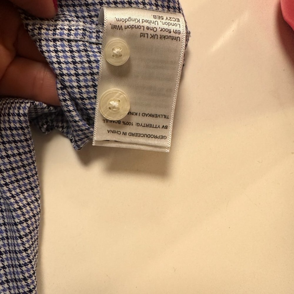 UNTUCKit button down worn 1 time - Picture 2 of 6